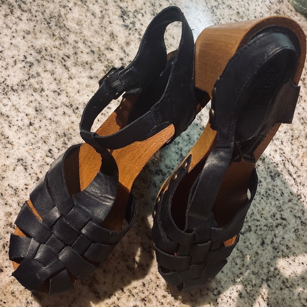 Chunky Black Charlotte Russe 3.5 in heel sandals
